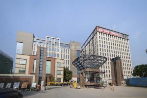 首月租金立減10%，臨光明冠城三良智慧產業園13386平米廠房業主直租